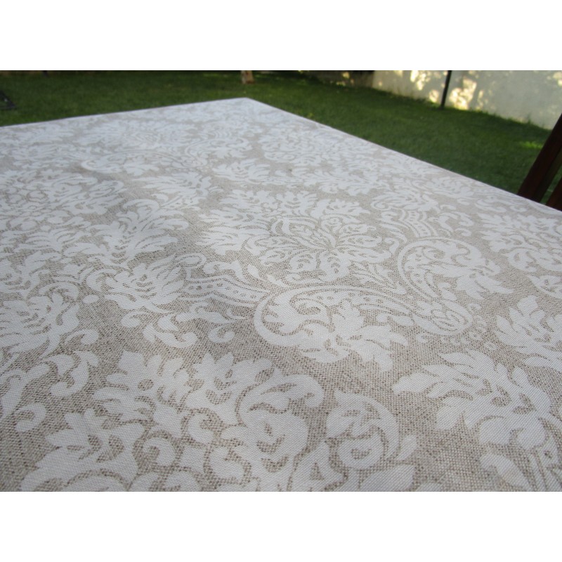 Rectangular tablecloth in plasticized cotton with embroidered pattern....100% water-repellent..MADE IN ITALY!!!!