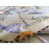 Rechteckige Tischdecke aus plastifizierter Baumwolle mit LAVENDEL- UND SONNENBLUMEN-Muster. 100 % wasserabweisend.