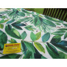 Nappe rectangulaire 100 % hydrofuge et résistante aux taches, motif palmiers verts. Fabriquée en Italie... pas de repassage.