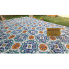 100 % wasserabweisende, schmutzabweisende Tischdecke, MAJOLIKA. GEOMETRISCHES BLAU- UND ORANGE-Design. Alle Größen. KEIN
