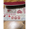 Amerikanisches gestepptes Gobelin-Baumwoll-Tischset mit HERZ-Design-Serviette. Größe: 50 x 35. Hergestellt in Italien.