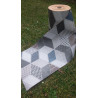 Teppich als Meterware GEOMETRISCHES CUBE-Design aus wasserabweisendem nautischem Stoff. Rutschfest. 0,11 Cent pro Stück.